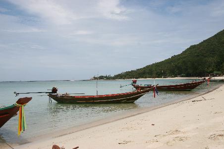Longtailboote am Chaloklum Strand