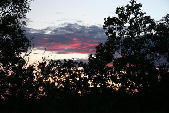 Sonnenuntergang beim Camp