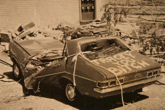 aus der Bildergalerie: Schaden durch "Tracy" ... der Eigentuemer war sichtlich nicht erfreut