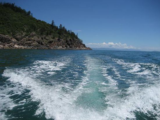 mit dem Boot auf dem Meer zum Fischen