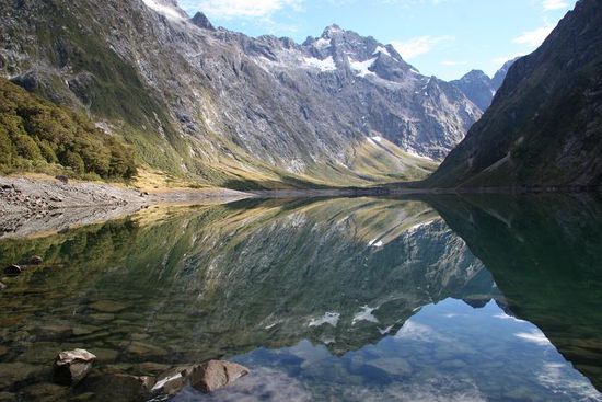 Lake Marian ... glasklar und ruhig
