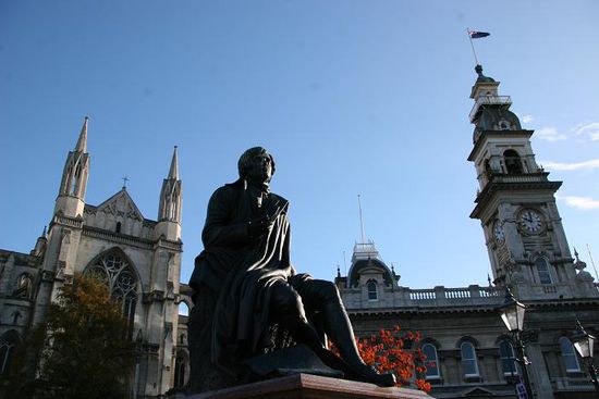 Robert Burns Statue in Dunedin