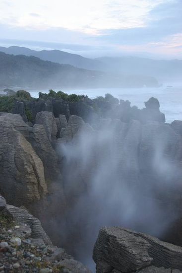 Pancake rocks mit Blowhole