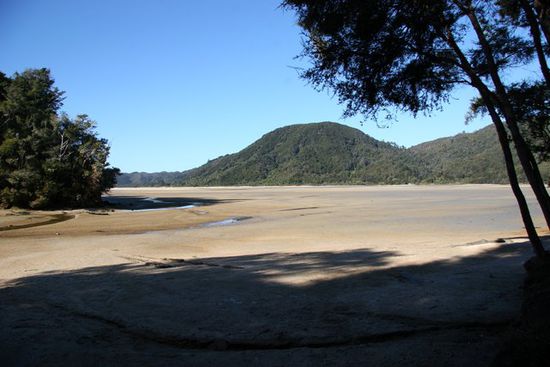 Awaroa inlet - tidal crossing (low tide)