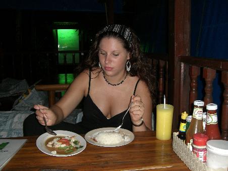 Letztes Abendmahl mit Reis und Chillisauce
