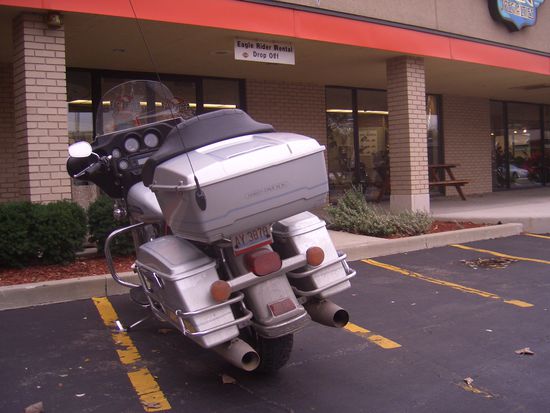 Rückgabe bei EagleRider. Auspuffrohre sind jetzt braun.