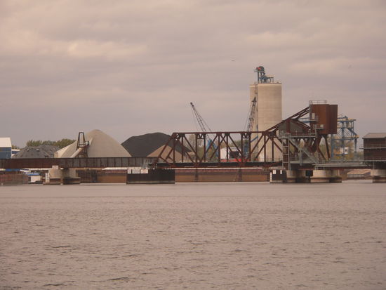 "Unsere Brücke", noch geschlossen.