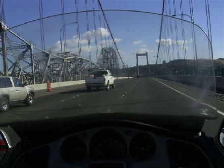 Ganz schön beeindruckend die Brücke, und dazu umsonst.