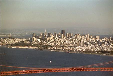 Blick auf Golden Gate Bridge und SF.