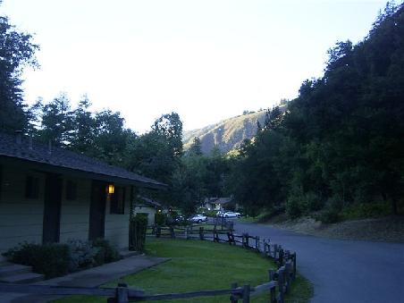 Abends in der Big Sur Lodge.