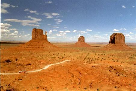 Der Ausblick ins Monument Valley überwältigt alle.