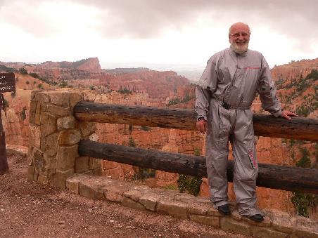 Ein Außerirdischer am Bryce Canyon. Und sie sind nicht grün sondern silbern!