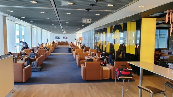 Lufthansa-Lounge FRA. Fast leer.
