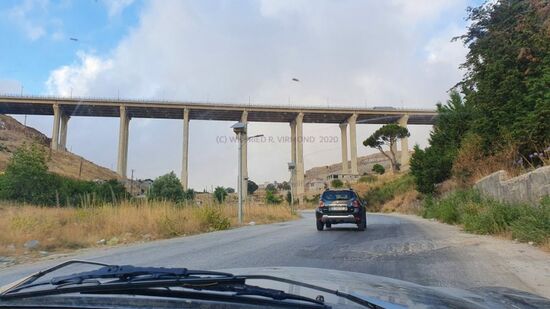 Autobahnbrücke