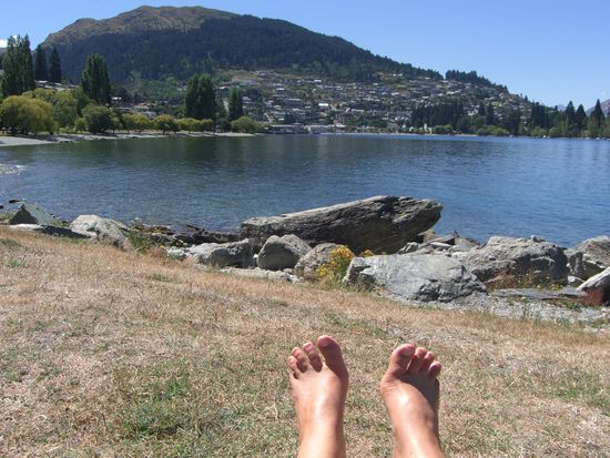 Queenstown! Dort habe ich einige Tage verbracht. Schoene Stadt, coole Leute, und  geiler See direkt vor der Haustuer!