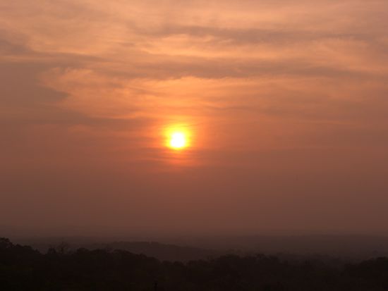sonnenaufgang in tikal! wunderschoen!