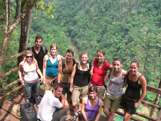 Die ganze Truppe vom Trip in Semuc Champey!