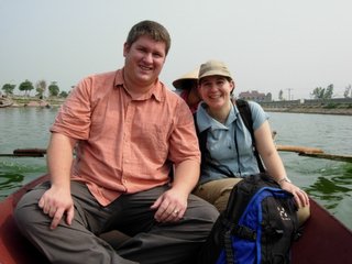 Wir zwei Huebschen auf dem Perfume River