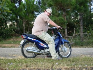 Unser Driver in Dalat mit dem super Flitzer