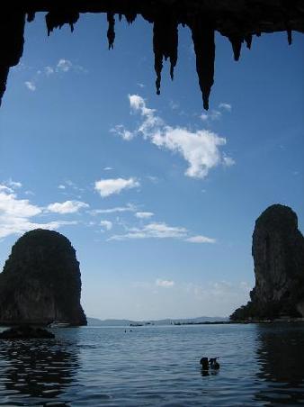 Foto aus ner Grotte heraus.