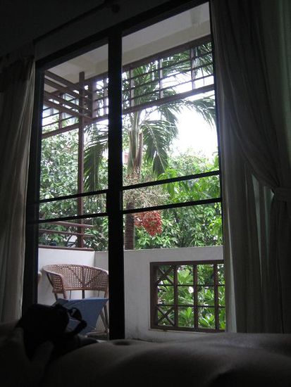 blick aus dem zimmer im lamphu guesthouse