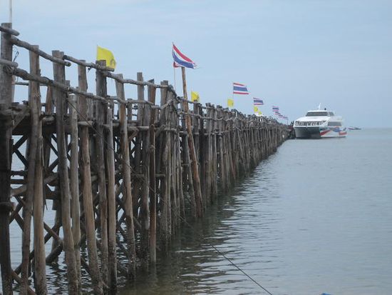 lomprayah pier