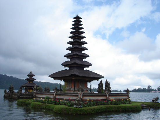 Tempel Pura Ulun Danau Batur