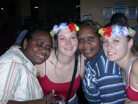Wonni und ich mit zwei aboriginal Lady's...