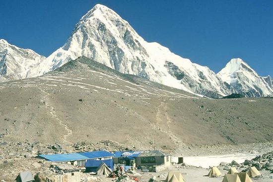 Gorak Shep....der braune Hügel war unser Reiseziel