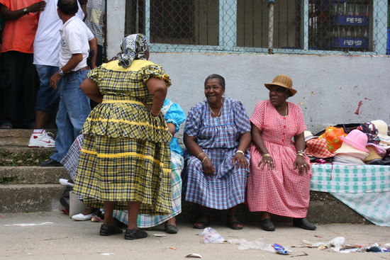 Das ist Livingston an der Karibikküste von Guatemala. Eine völlig andere Welt als der Rest von Guatemala.