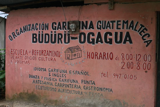 Werbung einer Kunst, Kultur und Sprachschule in Livingston