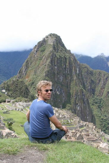 Claudio vor den Ruinen von Macchu Picchu.