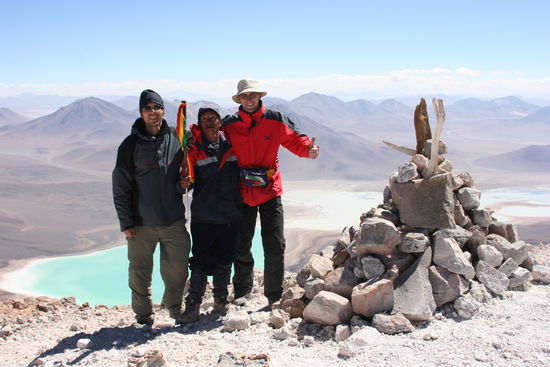 Wir sind angekommen auf 5900 m. Ein herrliches Gefühl nach dieser Anstrengung !