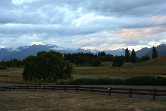 Hier in der Naehe war unser Zeltplatz in Wanaka einem Wintersportort, hier haben wir in einer Cabin (ein Zimmer auf dem Zeltplatz) geschlafen, da es geregnet hatte
