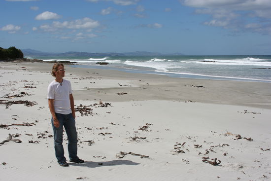 Claudio an einem Strand einige Kilometer vor der Stadt Dunedin