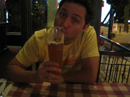 Chris und ein Paulaner !!