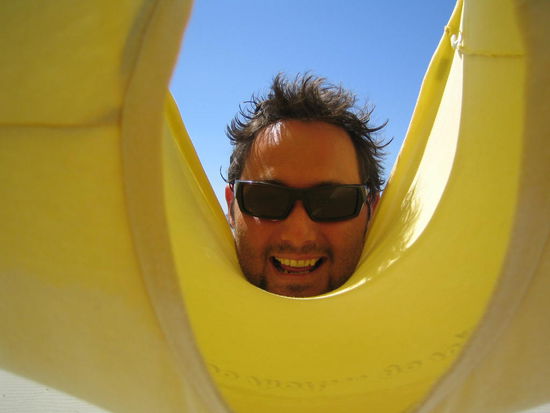 Wer guckt den da.. (durchs T-Shirt!)