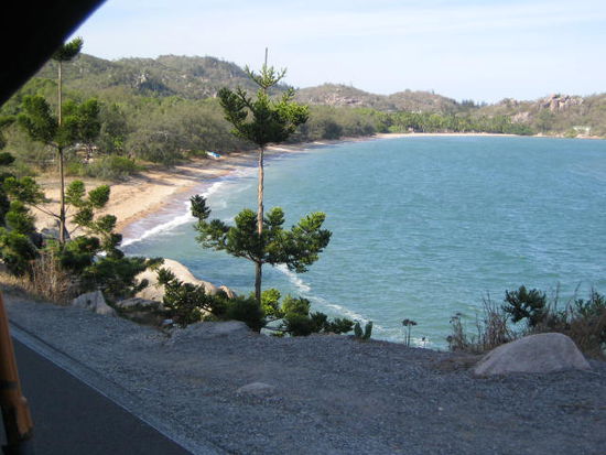 Übrigens, wer das Wandern mag ist auf der Insel genau richtig...gibt zig Wege dort, aber bei der Hitze