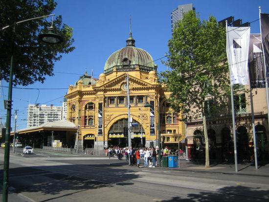 Flinders Street - meine Endstation und einer der ältesten Bahnhöfe!