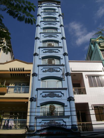 unser Guesthouse - wie alle Haeuser schmal gebaut