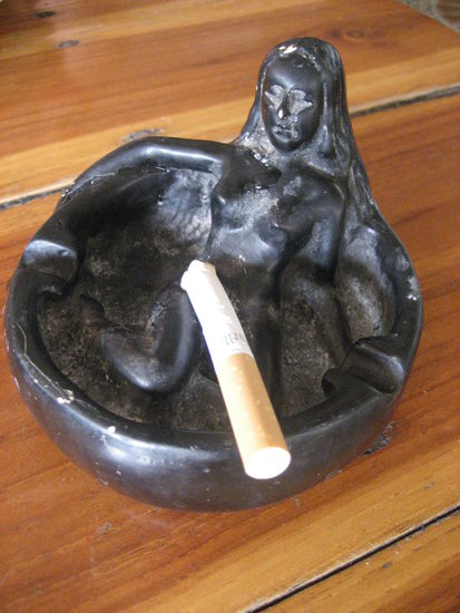 Die Hotelaschenbecher fanden wir ziemlich geschmacklos...