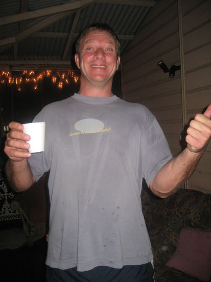 der Besitzer und Manager Tony