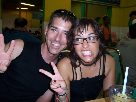 Stephan und Claudi beim Tandoori essen 