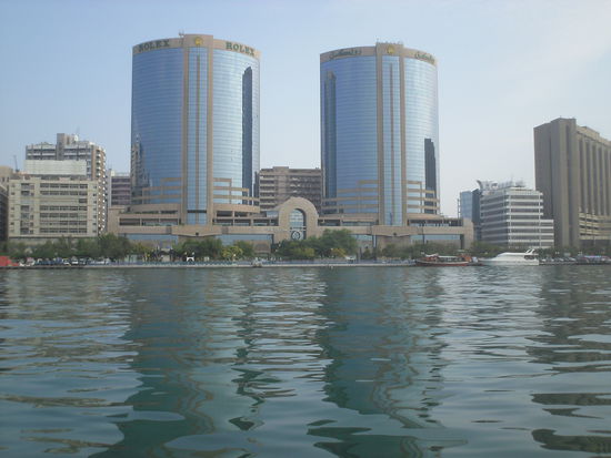 Flusstour vorbei an den Twintowers