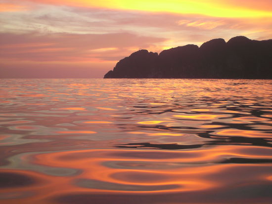 Sonnenuntergang am Long Beach auf Phi Phi Don