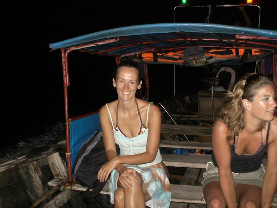 naechtliche Fahrt mit dem Taxiboot