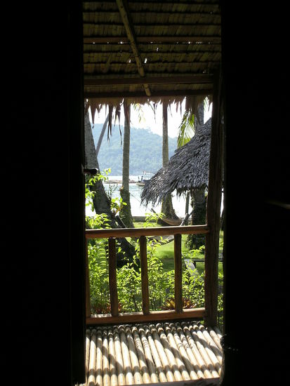 die erste von vielen folgenden Naechten in einer Bambushuette mit Meerblick