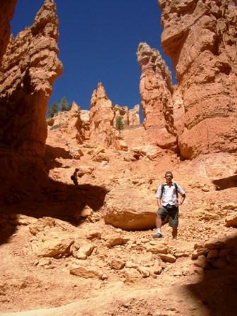 Das Bild ist von meinem USA Trip 2004 im Bryce Canyon National Park.
Mein Favorit unter den National Parks der USA.