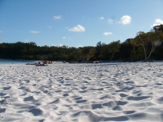 Strahlend weiser Sand...