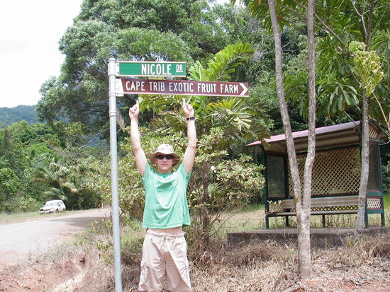 Es war ein verdammt langer Weg durch den Busch bis zu diesem Schild!